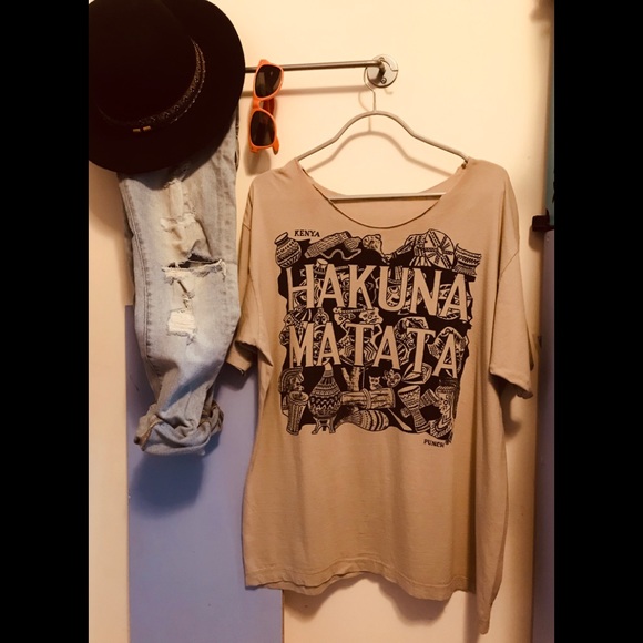90’s HAKUNA MATATA Raw Neck Hipster T-shirt Tan - Picture 7 of 8